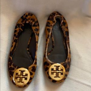 Tory burch flat shoes